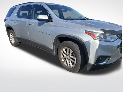 Used 2020 Chevrolet Traverse LT FWD image 3