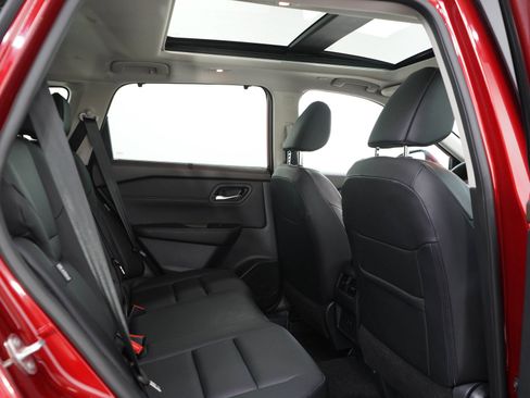 Used 2023 Nissan Rogue SV w/ SV Premium B Package AWD/4WD image 12