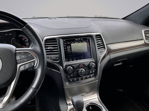 Used 2018 Jeep Grand Cherokee Overland AWD/4WD image 7