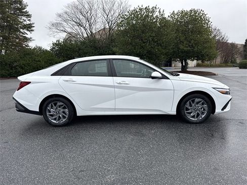 New 2026 Hyundai Elantra Blue image 8