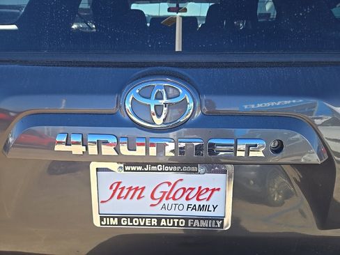 Used 2017 Toyota 4Runner SR5 image 43