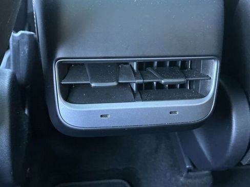 Used 2024 Tesla Model Y Long Range image 15