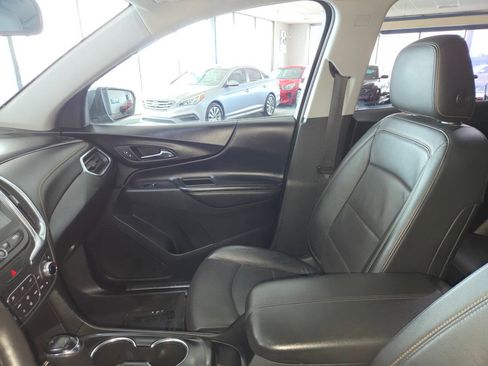 Used 2018 Chevrolet Equinox Premier FWD image 16