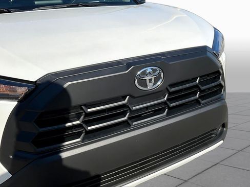 Used 2026 Toyota Corolla Cross L FWD image 30