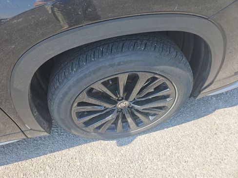 Used 2025 Toyota Highlander XSE AWD/4WD image 10
