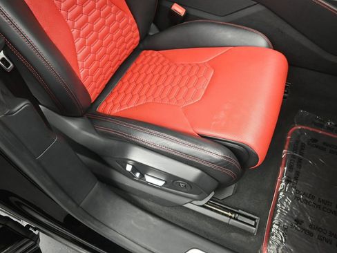 Used 2021 Lamborghini Urus image 33