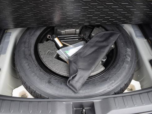 Used 2023 Toyota RAV4 Limited image 45