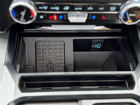 Used 2023 Ford F350 Lariat image 21