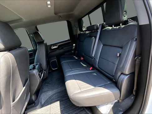 Used 2025 GMC Sierra 1500 SLT AWD/4WD image 22