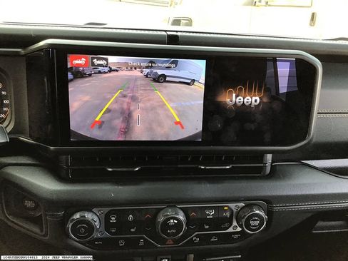 Used 2024 Jeep Wrangler Unlimited Sahara w/ Technology Group AWD/4WD image 14