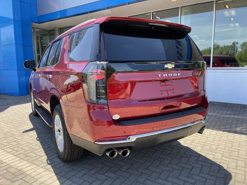 Used 2025 Chevrolet Tahoe Premier AWD/4WD image 3