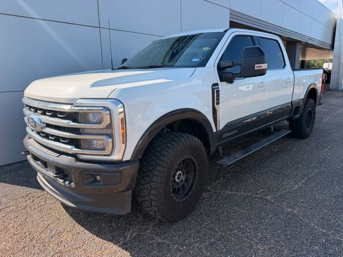 Used 2024 Ford F250 King Ranch w/ FX4 Off-Road Package AWD/4WD image 2