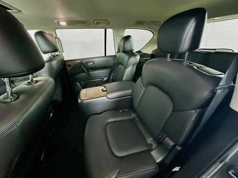 Used 2024 Nissan Armada SL w/ Captain's Chairs Package image 28