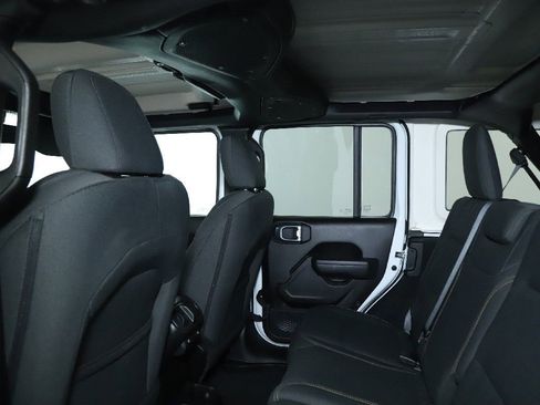 Used 2025 Jeep Wrangler Sport S image 15