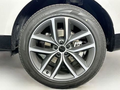 New 2026 Land Rover Range Rover SE image 29