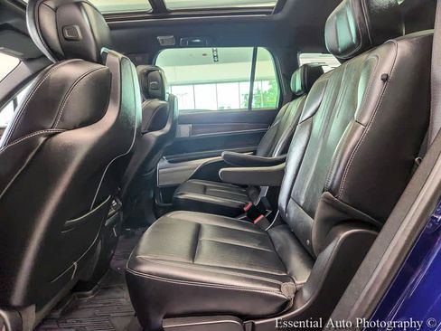 Used 2026 Cadillac Vistiq Sport w/ LPO, Floor Liner Package AWD/4WD image 14