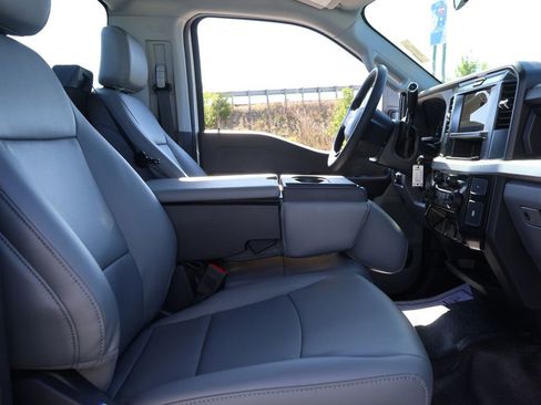 New 2026 Ford F250 XL w/ F-250 >10K GVWR Package AWD/4WD image 9