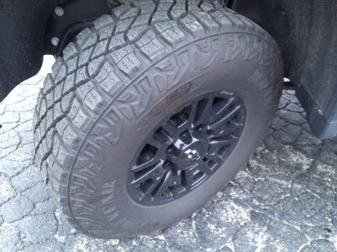 Used 2024 Chevrolet Silverado 2500 ZR2 w/ Technology Package image 16