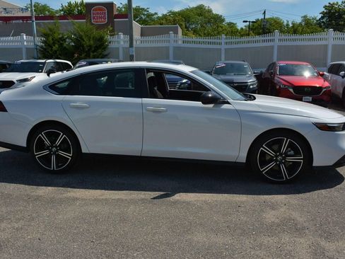 Used 2025 Honda Accord Sport image 5