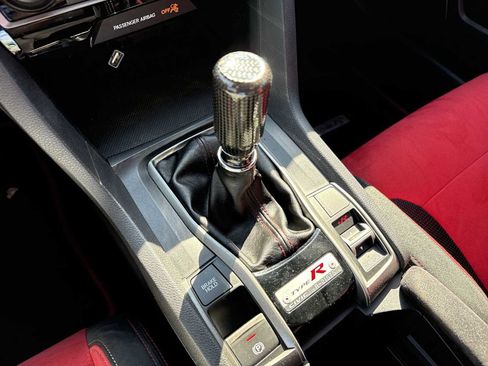 Used 2019 Honda Civic Type R image 16