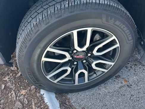 Certified 2020 GMC Sierra 1500 AT4 w/ AT4 Premium Package AWD/4WD image 4