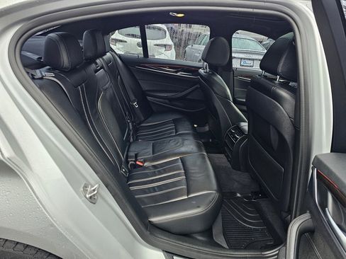 Used 2019 BMW 530e xDrive w/ Premium Package image 27