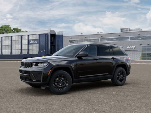 New 2026 Jeep Grand Cherokee Altitude AWD/4WD image 2