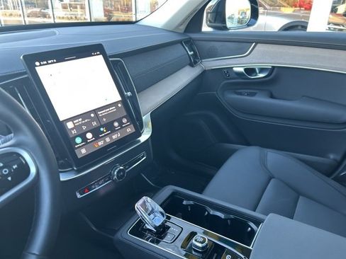 Used 2025 Volvo XC90 B5 Plus image 19