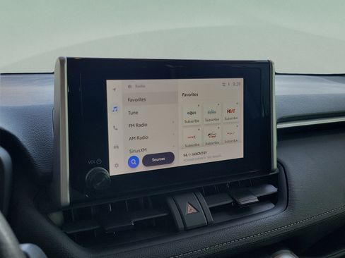 Used 2024 Toyota RAV4 XLE FWD image 20