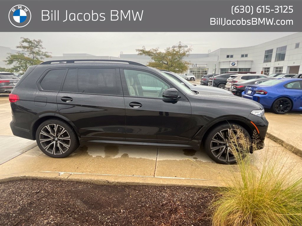 Used 2021 BMW X7 M50i w/ Dynamic Handling Package AWD/4WD image 1