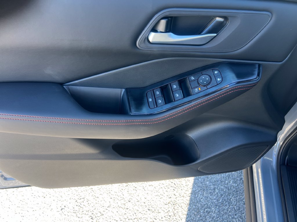 Certified 2026 Nissan Rogue SV AWD/4WD image 12