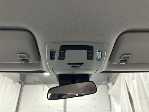 Used 2025 Toyota Sienna LE image 41