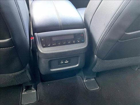 Used 2023 Nissan Pathfinder SL w/ SL Premium Package FWD image 25