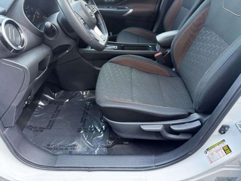 Used 2024 Nissan Kicks SR image 15