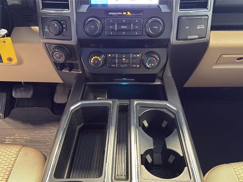Used 2019 Ford F150 XLT w/ Equipment Group 302A Luxury AWD/4WD image 21