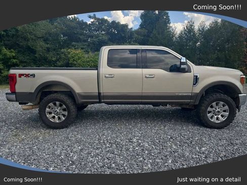 Used 2017 Ford F250 Lariat w/ Chrome Package AWD/4WD image 6