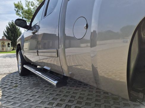 Used 2013 Chevrolet Silverado 2500 LT w/ Z71 Appearance Package AWD/4WD image 9