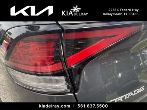 Used 2023 Kia Sportage LX FWD image 7