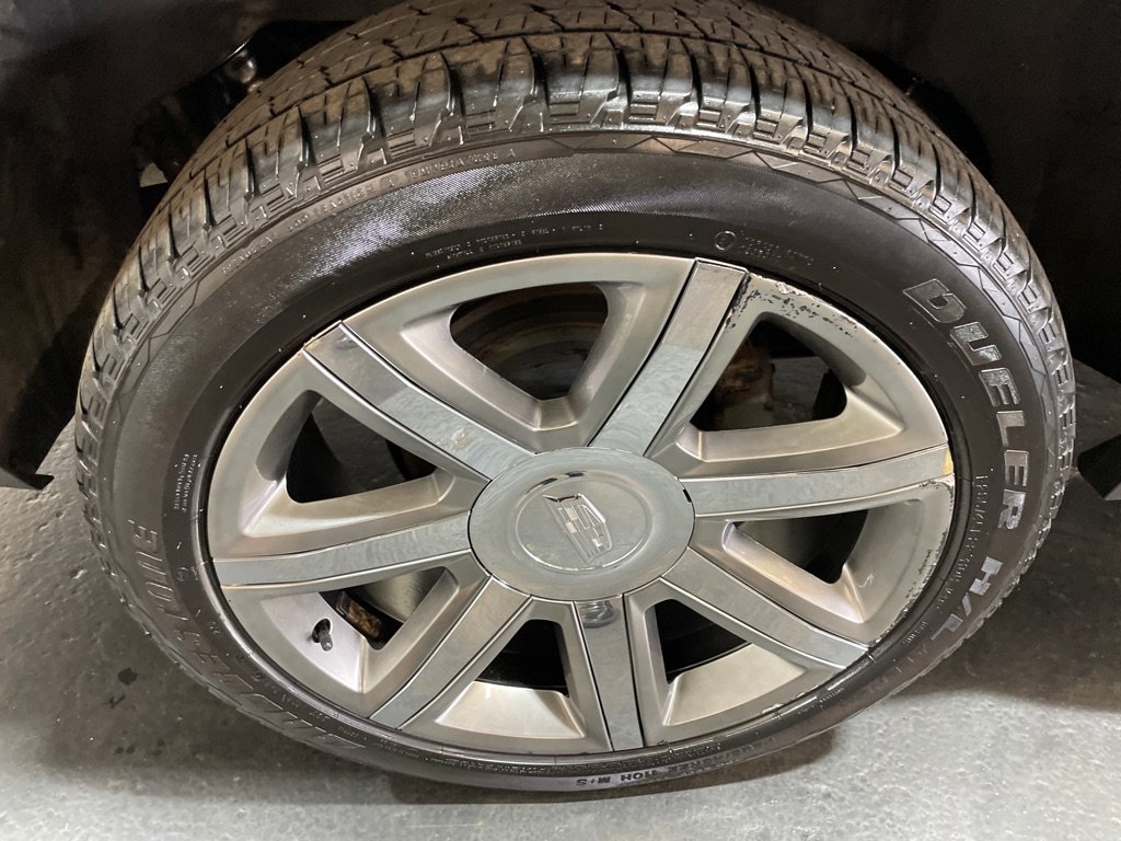 Used 2019 Cadillac Escalade ESV Luxury AWD/4WD image 17