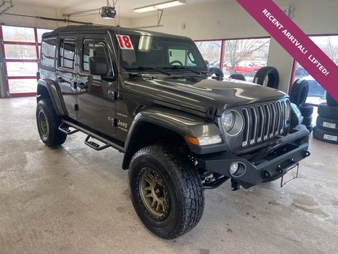 Used 2018 Jeep Wrangler Unlimited Sahara image 1