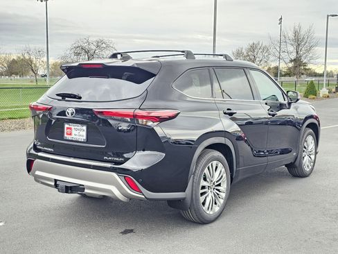 New 2026 Toyota Highlander Platinum AWD/4WD image 5