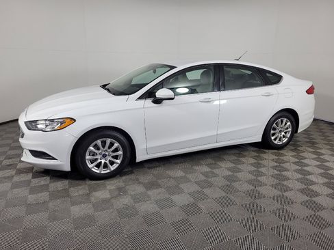 Used 2018 Ford Fusion S FWD image 2