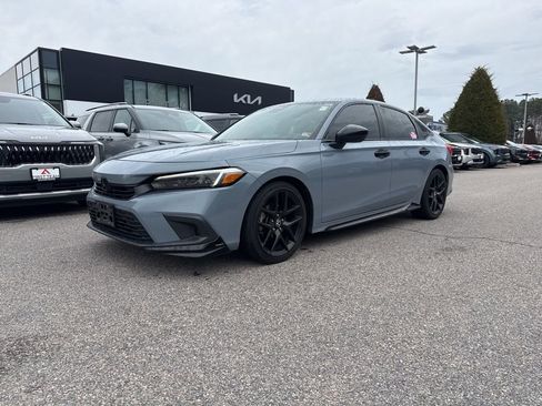Used 2022 Honda Civic Sport image 2