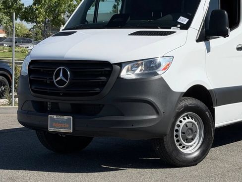 Used 2025 Mercedes-Benz Sprinter 2500 image 3