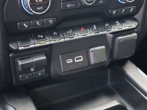 Used 2021 Chevrolet Silverado 1500 LTZ image 16