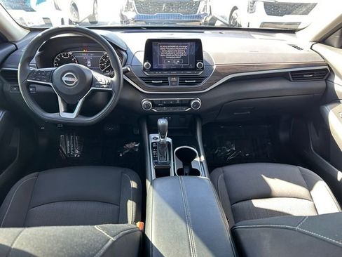 Used 2024 Nissan Altima 2.5 SV image 19