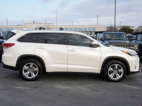Used 2018 Toyota Highlander Limited image 5