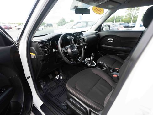Used 2016 Kia Soul FWD image 8