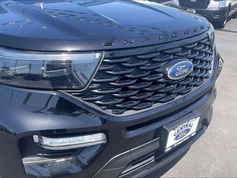 Used 2023 Ford Explorer ST-Line w/ Class IV Trailer Tow Package RWD image 29