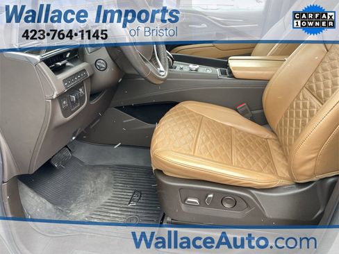 Used 2022 Cadillac Escalade ESV Premium Luxury w/ Performance Package image 9